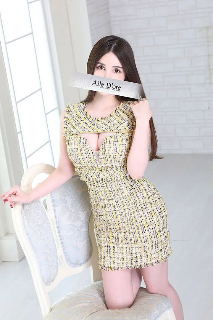 柚香 恋公开人物照片 3